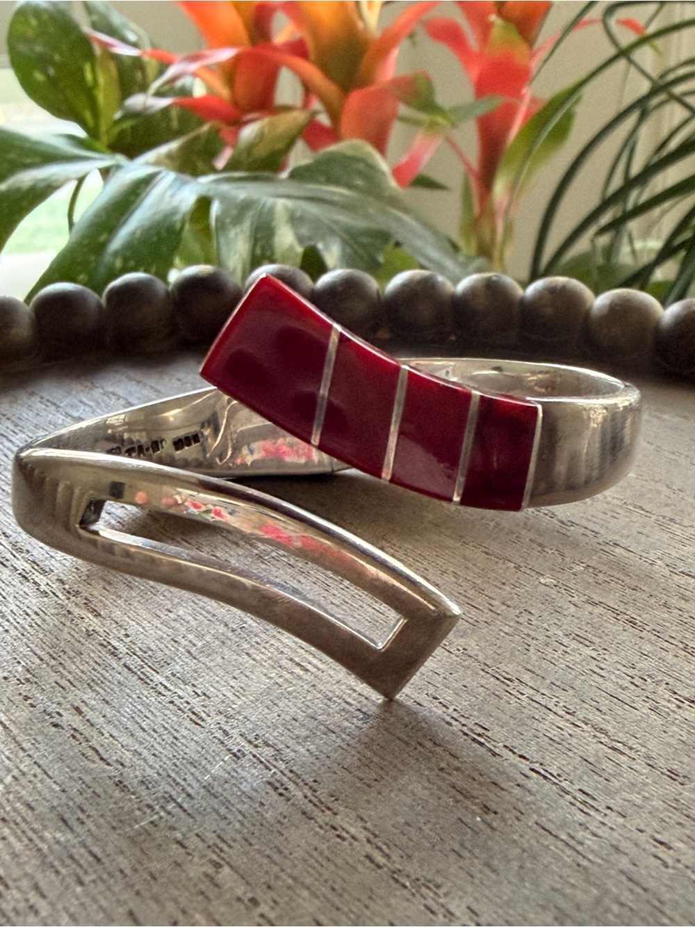 Vintage Taxco 950 Sterling Silver Modernist Red inlay hinged Cuff Bracelet 47.5g
